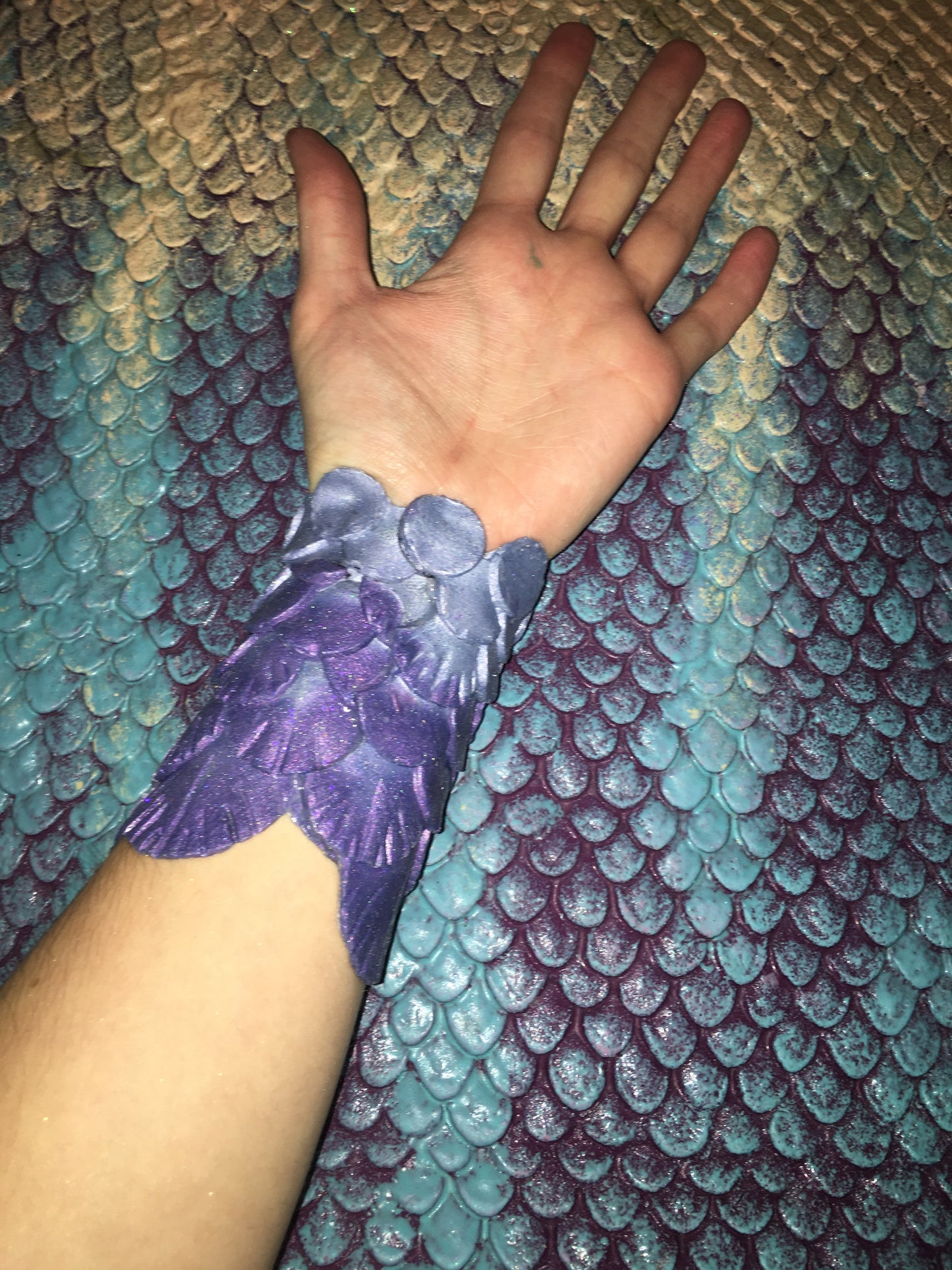 Silicone scale cuff
