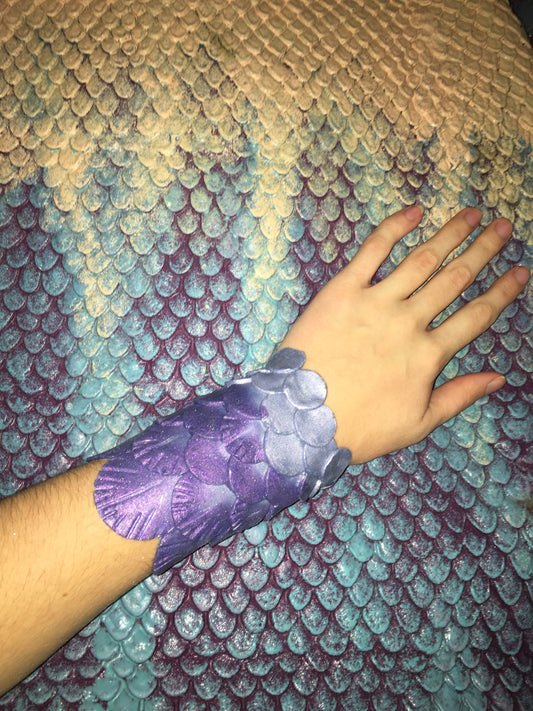 Silicone scale cuff