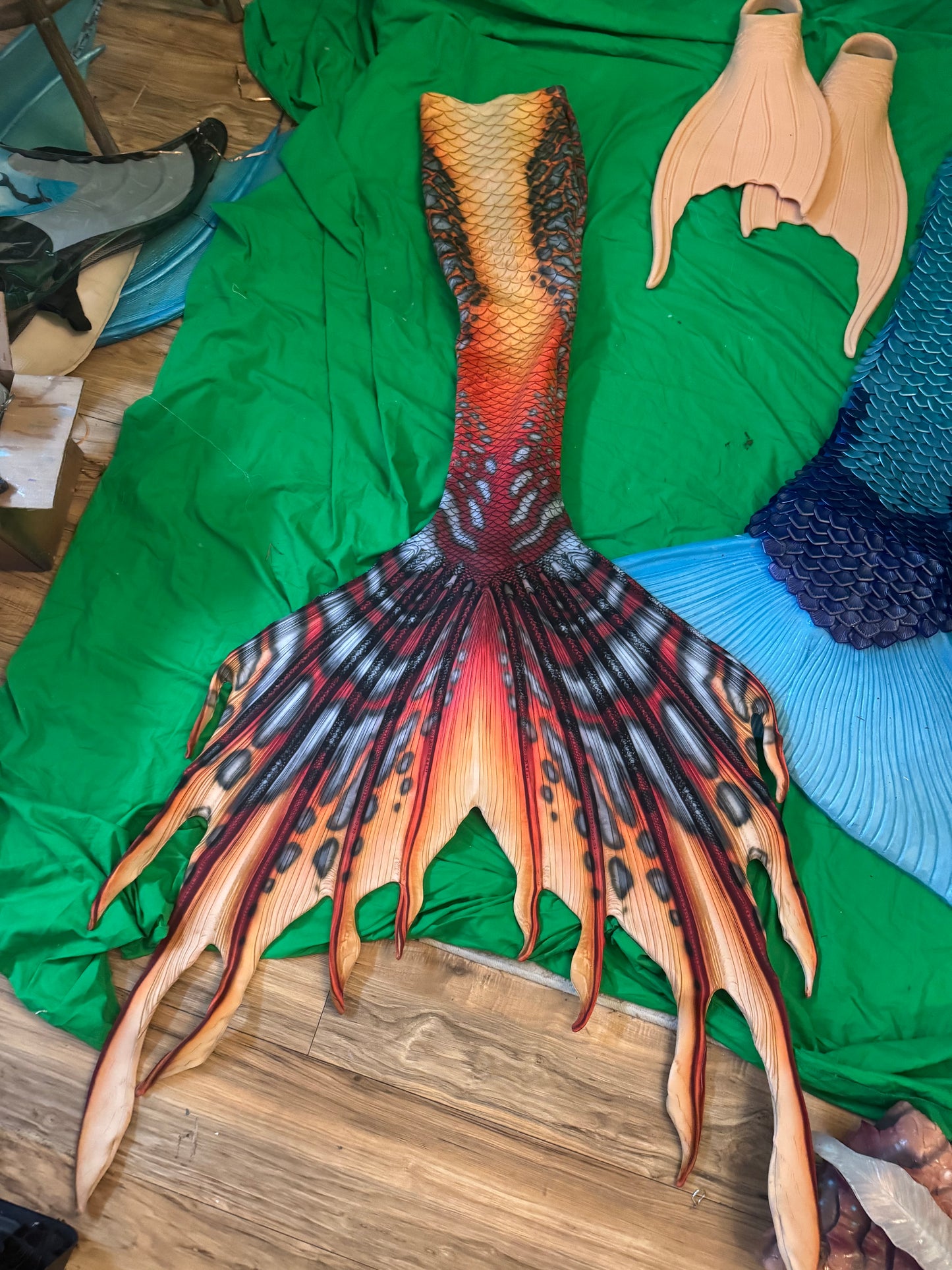Finfolk & Merbella Firestone tail - secondhand sale