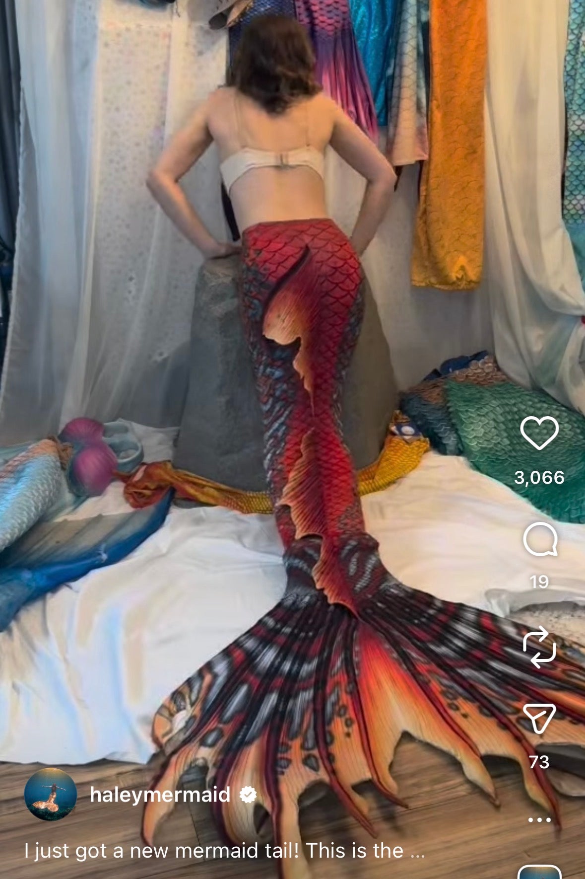 Finfolk & Merbella Firestone tail - secondhand sale